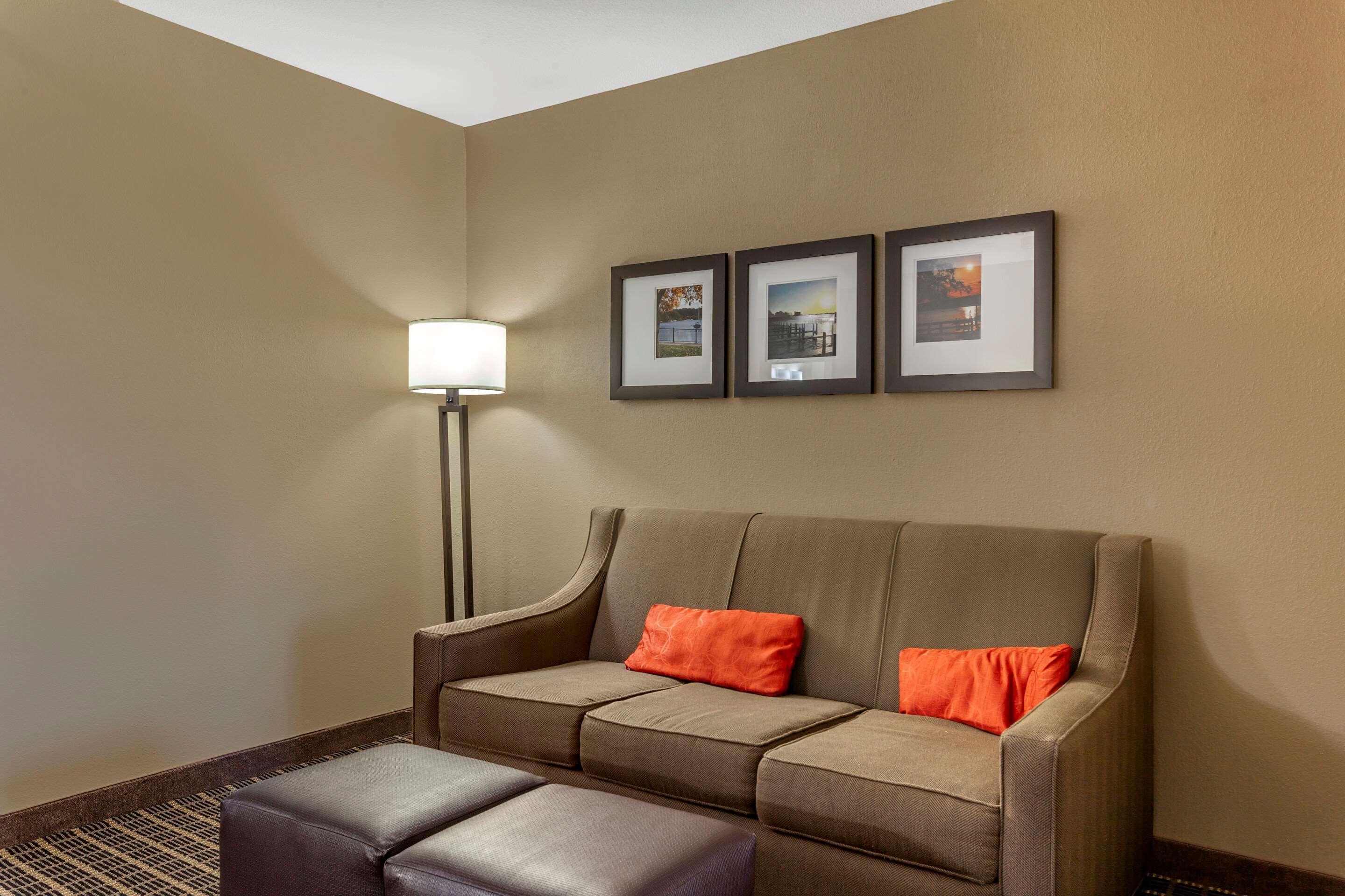Comfort Suites Delavan - Lake Geneva Area Eksteriør billede