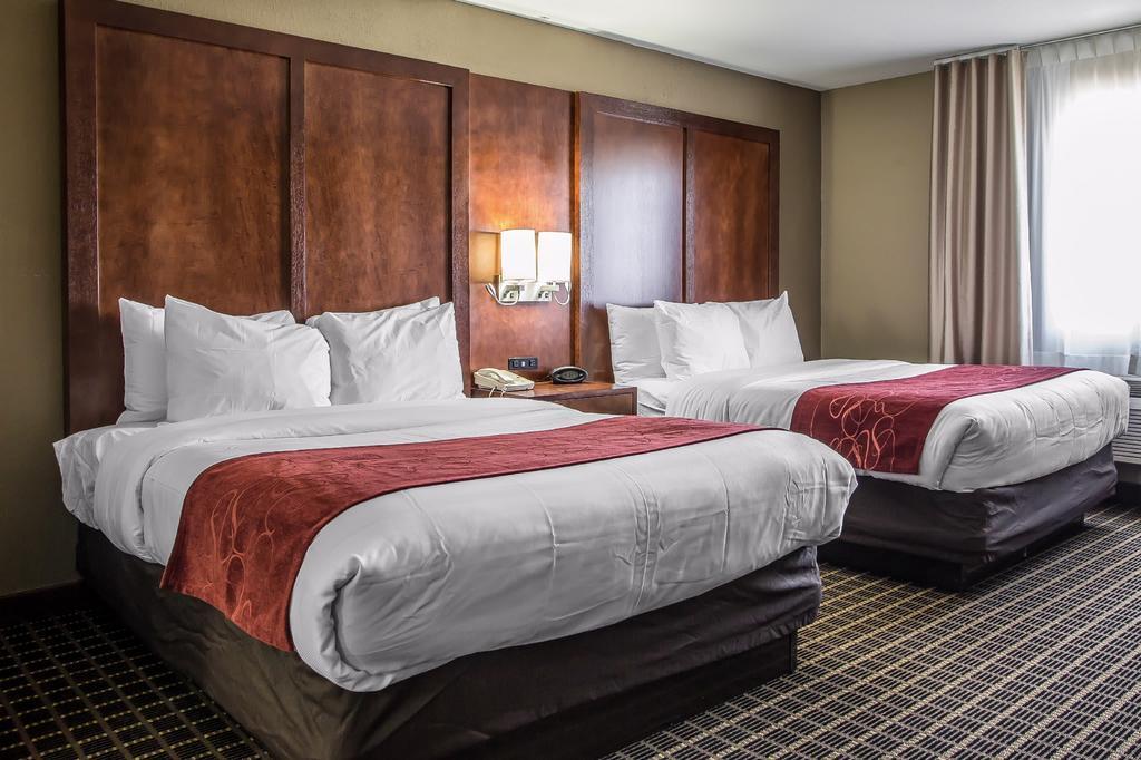 Comfort Suites Delavan - Lake Geneva Area Eksteriør billede