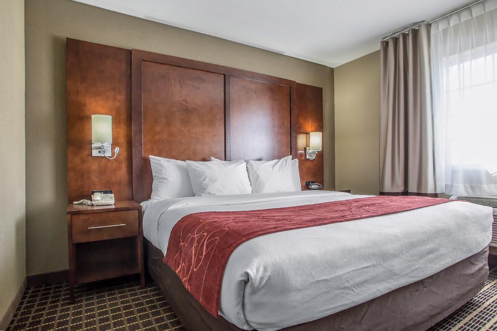Comfort Suites Delavan - Lake Geneva Area Eksteriør billede