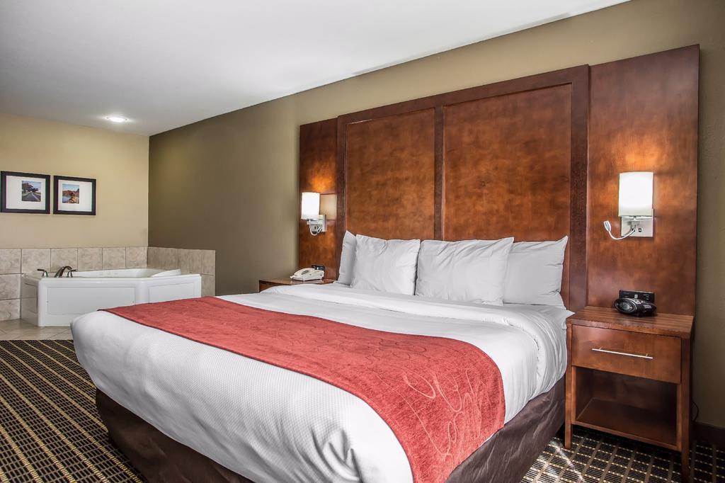 Comfort Suites Delavan - Lake Geneva Area Eksteriør billede