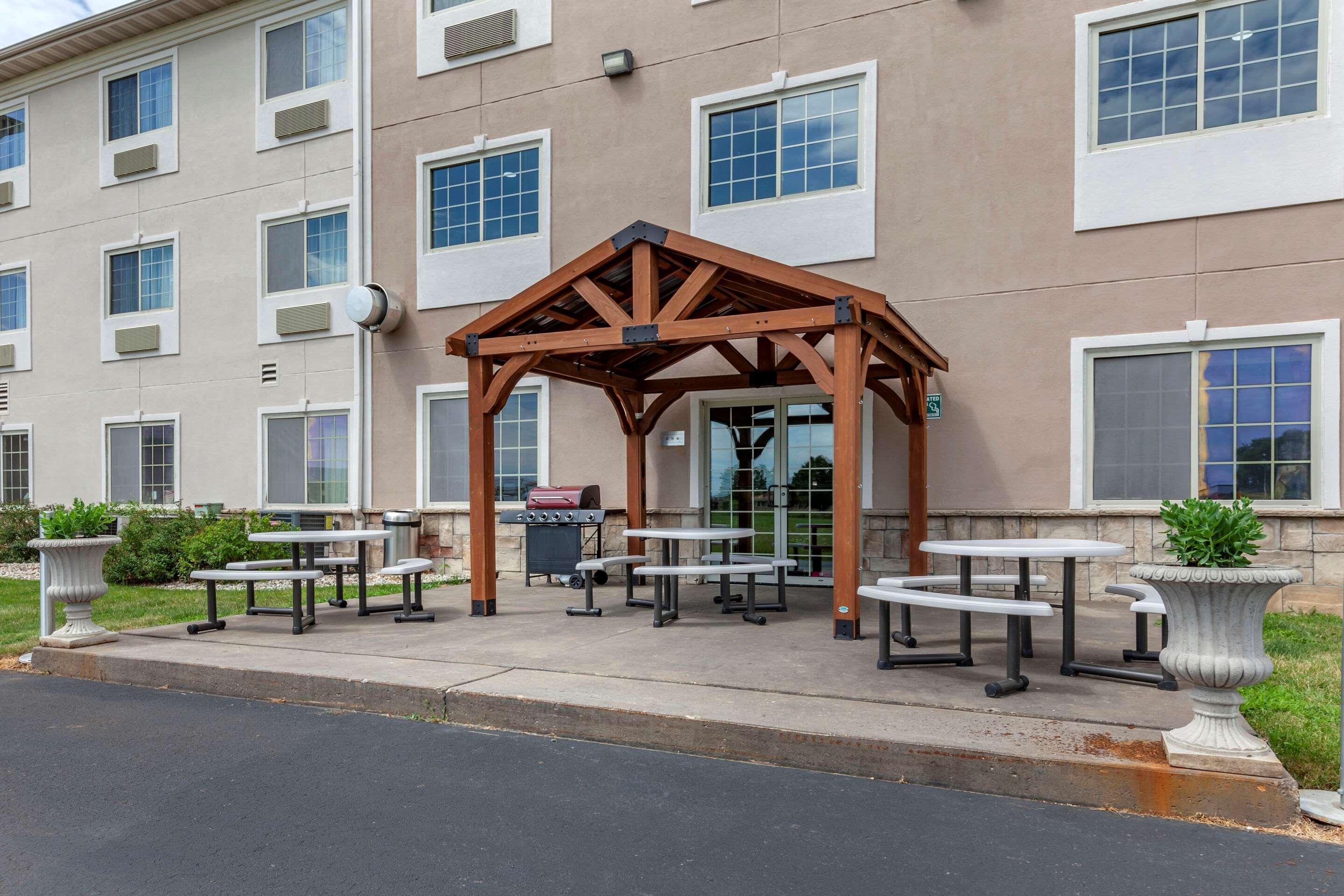 Comfort Suites Delavan - Lake Geneva Area Eksteriør billede