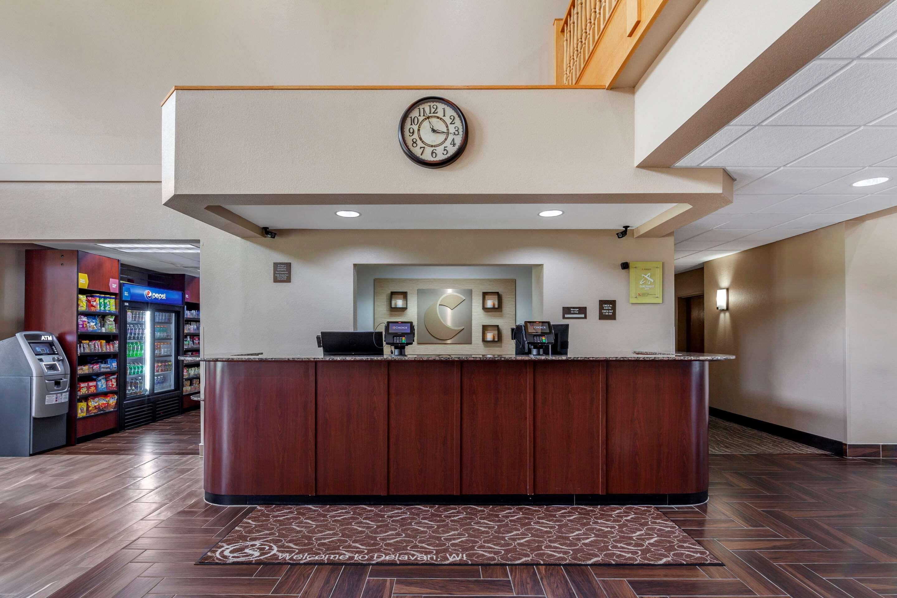 Comfort Suites Delavan - Lake Geneva Area Eksteriør billede
